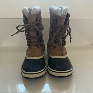 Sorel brown/black winter boot, size 6, excellent condition, worn only once